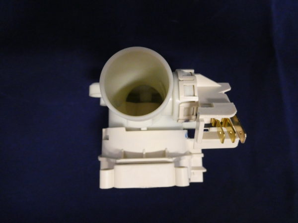 Divertor valve including pressure switch - Image 4